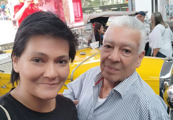 Alexis Montilla junto a Andreina Dugarte en una imagen personal que refleja la cercanía familiar y la continuidad de su legado